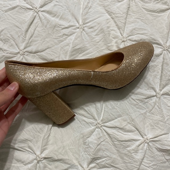 I wore this high heels once! Size 9 1/2, sparkly gold, perfect condition! - Picture 1 of 3